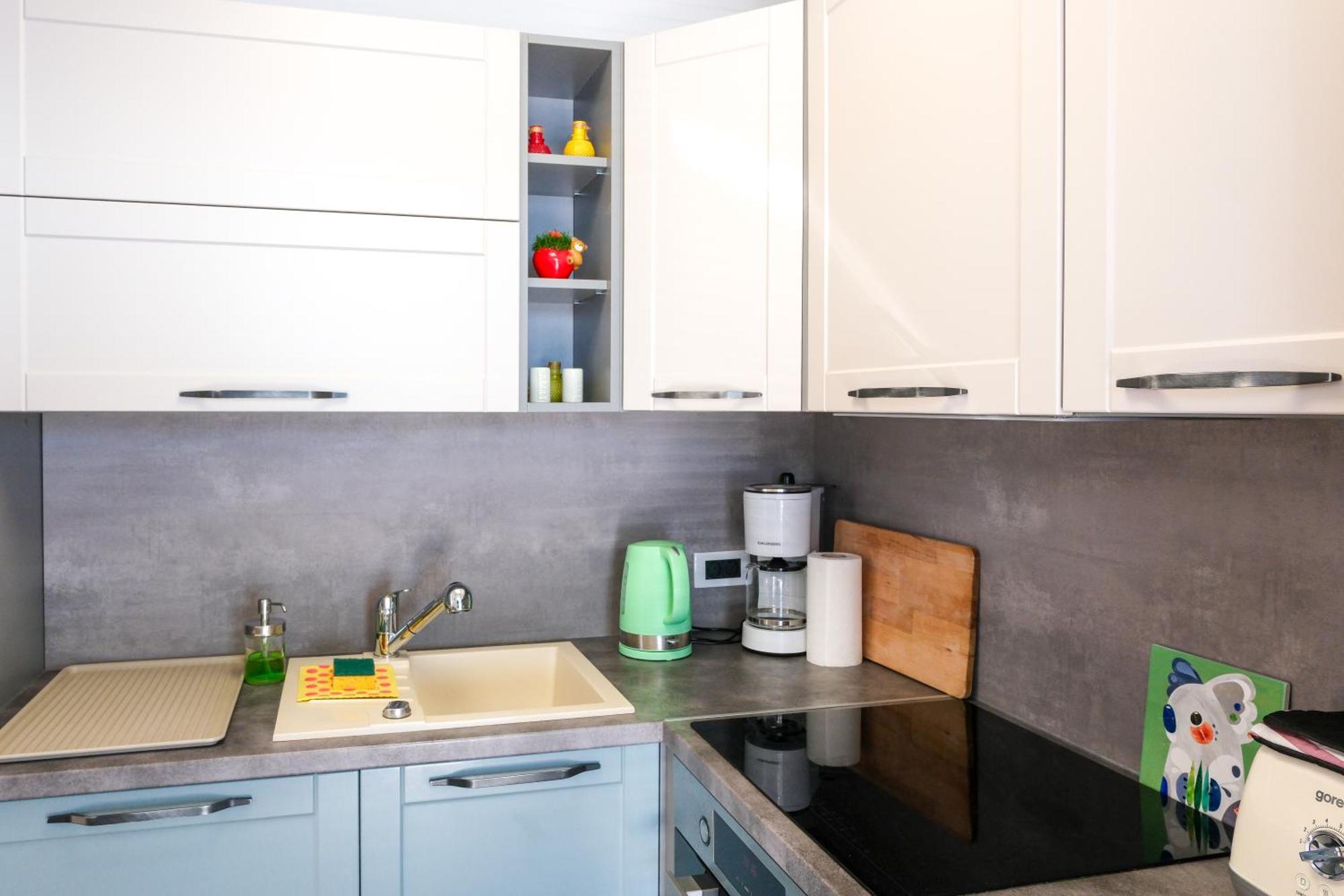 Studio Apartment Above Promenade W Terrace & Parking ラバック エクステリア 写真