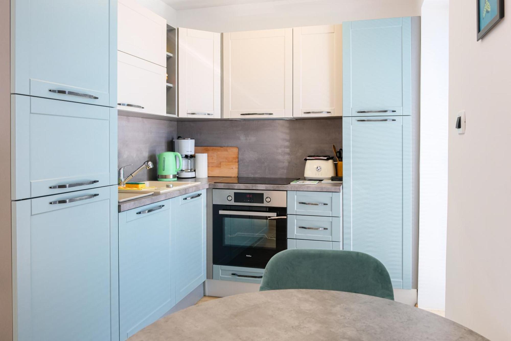 Studio Apartment Above Promenade W Terrace & Parking ラバック エクステリア 写真