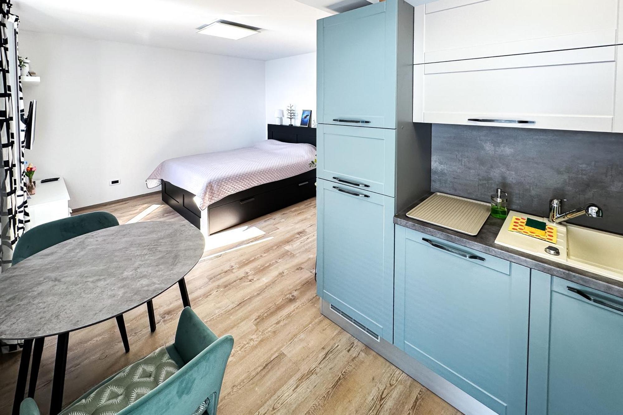 Studio Apartment Above Promenade W Terrace & Parking ラバック エクステリア 写真